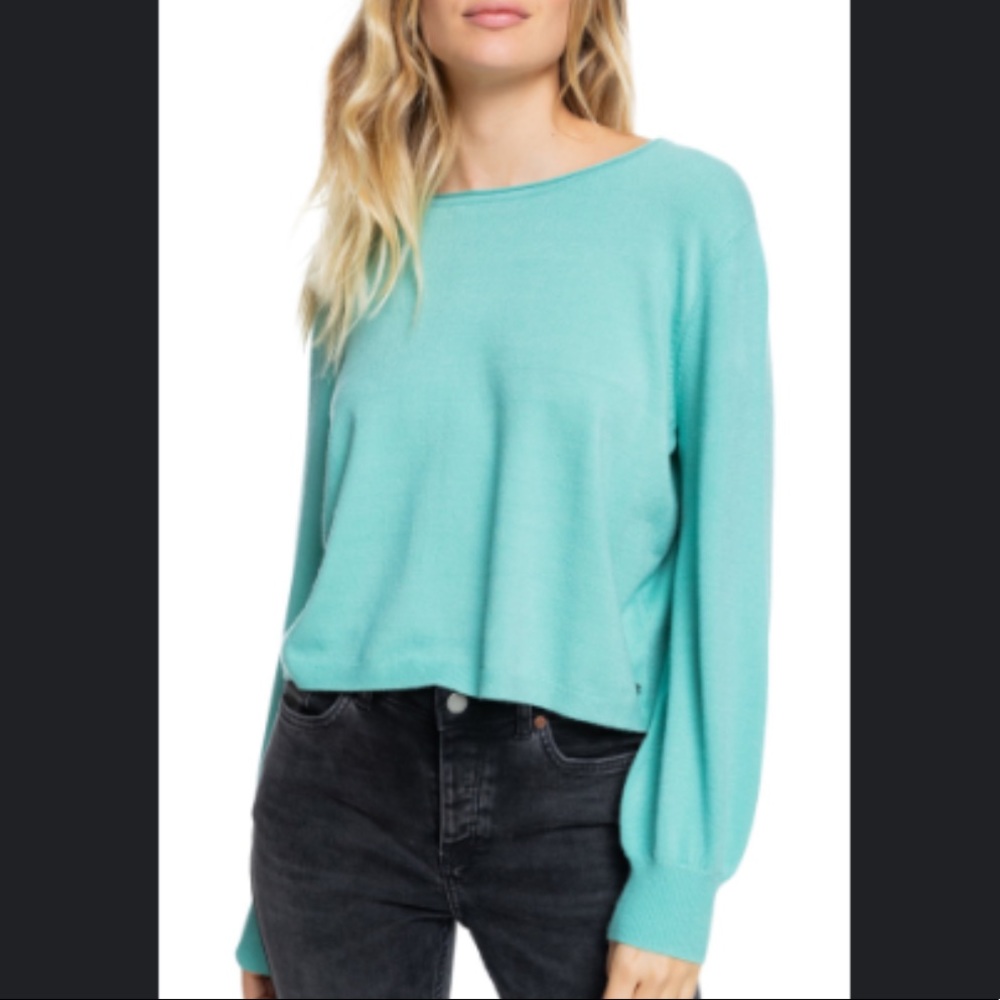 NWT Roxy teal sweater with little puff sleeve detail